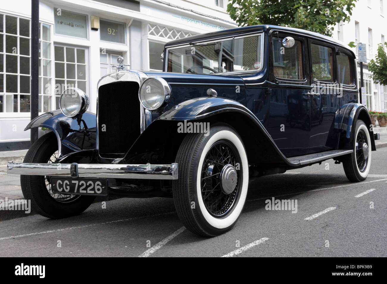 Wunderbares Beispiel für eine 1930er Fahrzeug, glaube ich, dass es eine zu große sechs Austin, verändern wird, wenn in die Zukunft falsch. Stockfoto