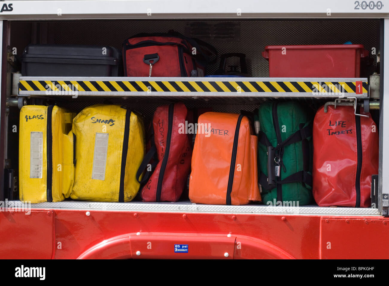 Feuerwehrauto und Ausrüstung Stockfoto