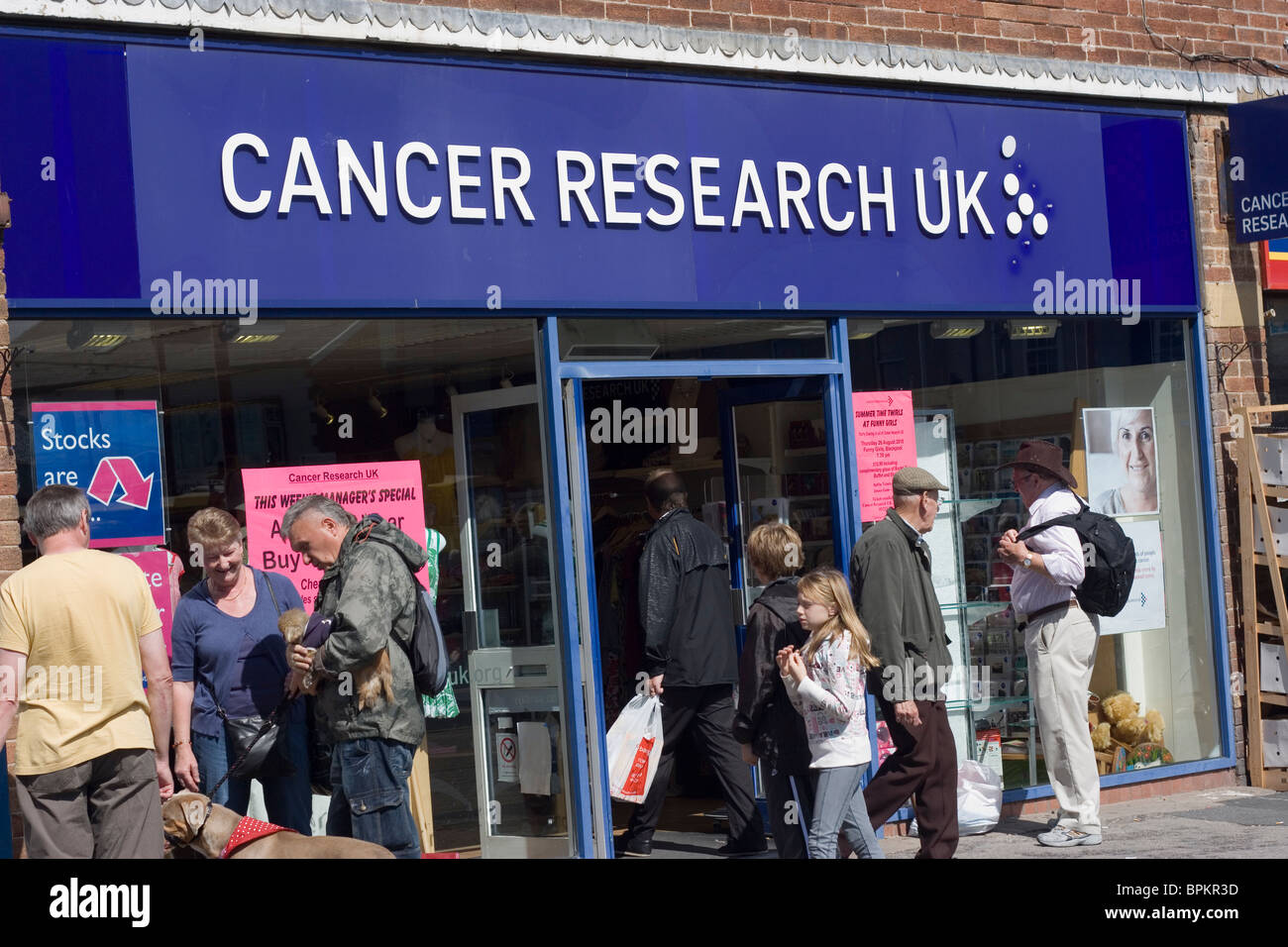 Cancer Research UK Charity-Shop in Thornton Cleveleys Lancashire Stockfoto