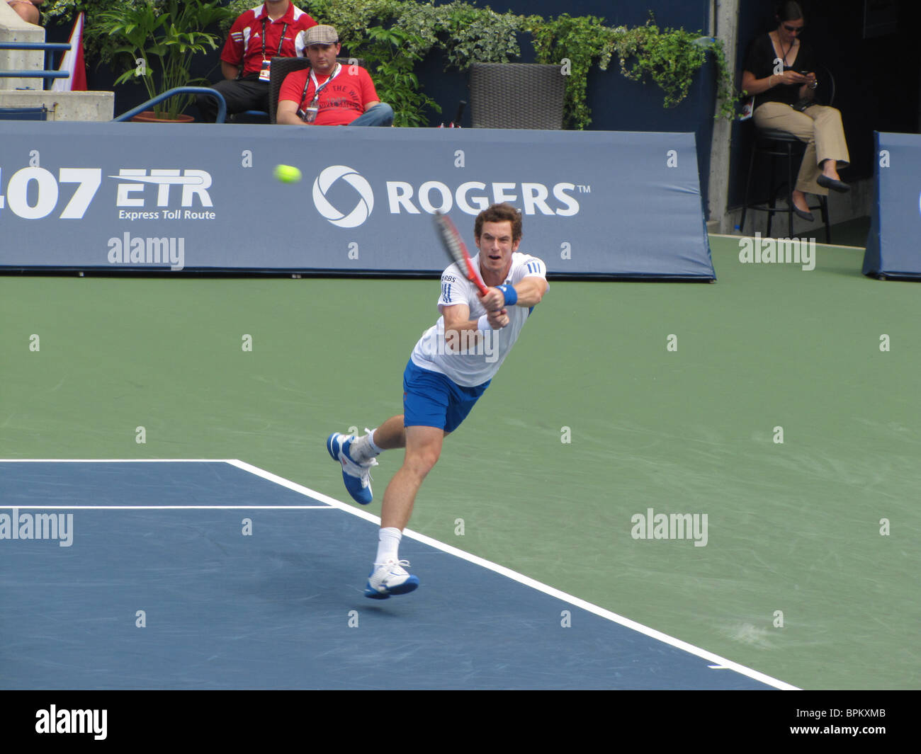 ANDY MURRAY (Großbritannien) gewinnen Spiel gegen Roger Federer, ROGERS CUP, TORONTO, Kanada, 15. August 2010 Stockfoto