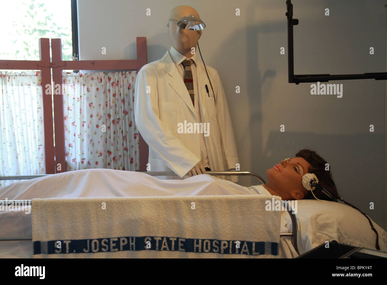 Eine Darstellung der ElektroSchockTherapie bei Glore psychiatrischen