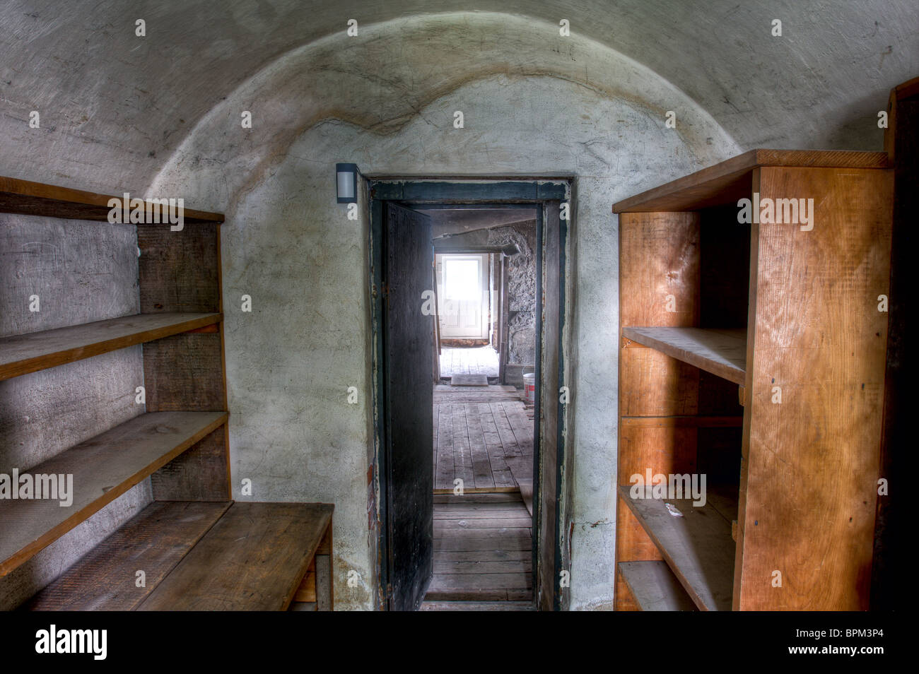 Überreste der ersten Quebec City gemeinsamen Gaol (Gefängnis) abgebildet ist, im Keller des Morrin Center in Québec (Stadt) Stockfoto