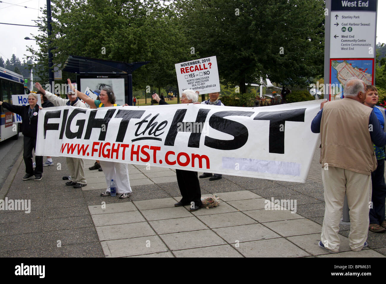 Demonstranten in Vancouver gegen eine neue HST-Steuer eingeführt in British Columbia, Kanada Stockfoto