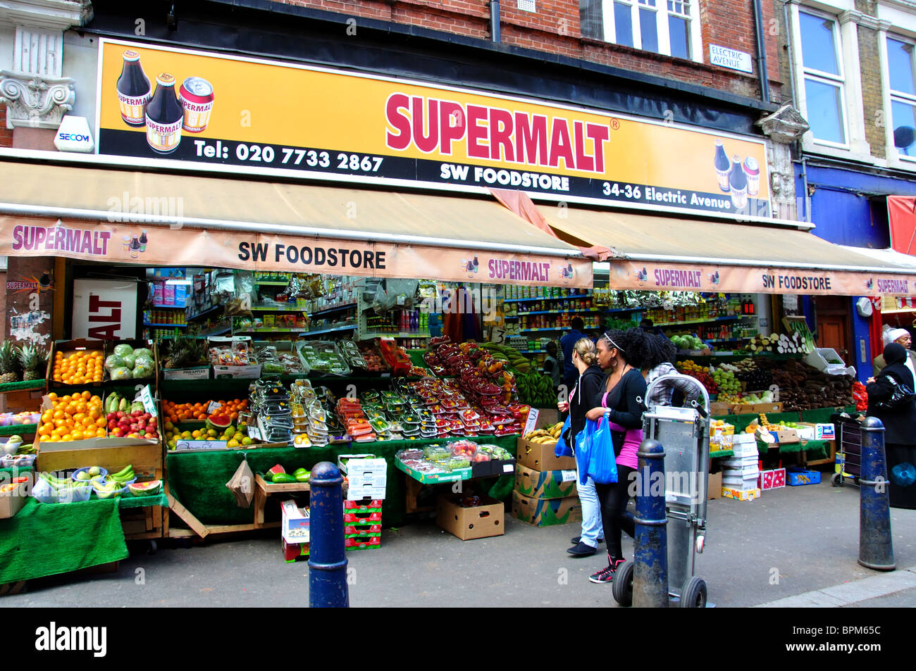 Brixton Market, Electric Lane, Brixton, London Borough of Lambeth, Greater London, England, Vereinigtes Königreich Stockfoto