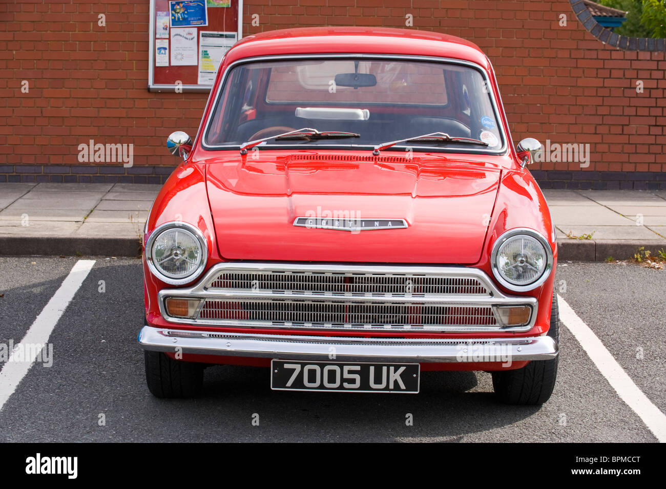 Roten Ford Cortina restauriert klassische britische Automobil Stockfoto