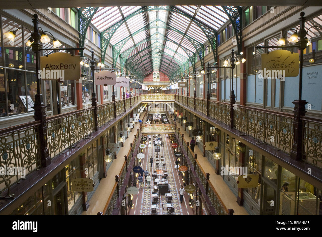 Geschäfte im Einkaufszentrum im Queen Victoria Building, Innenstadt von Sydney, New South Wales, Australien Stockfoto