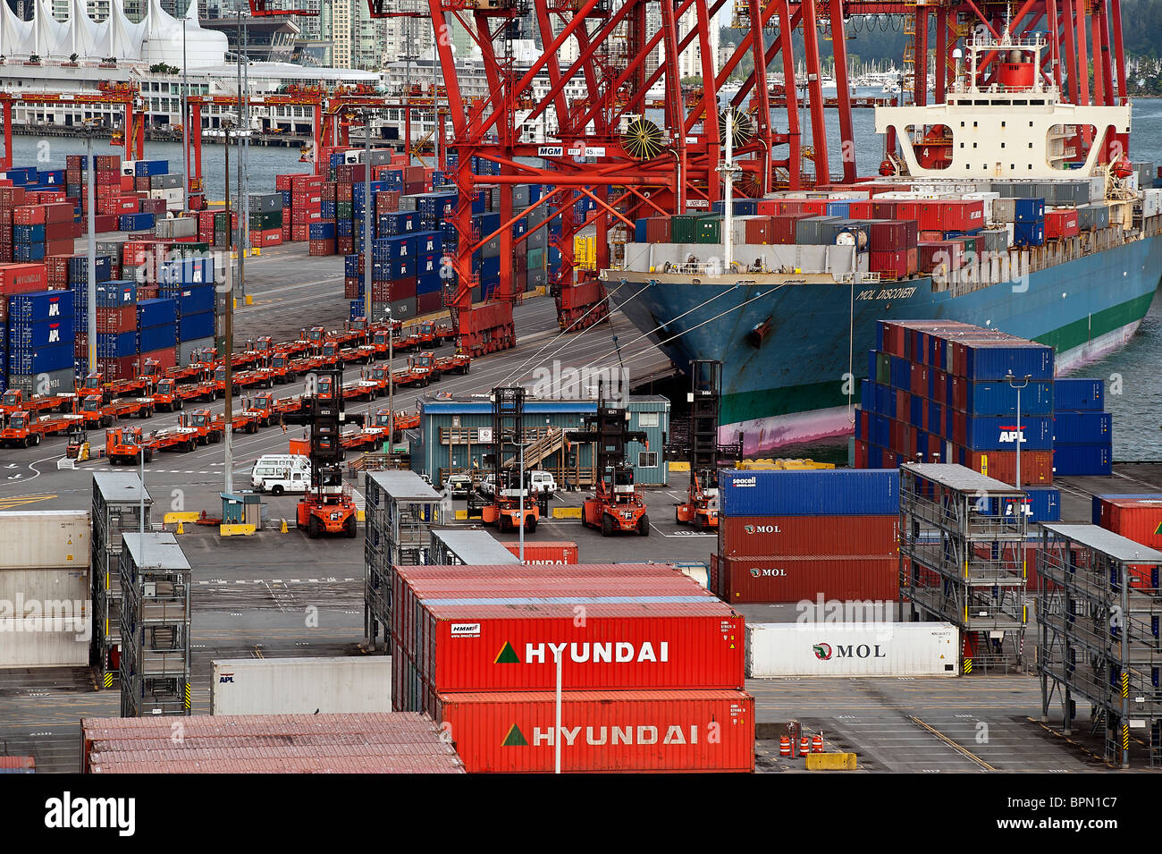 Luftfracht-Container verladen ab in der Hafenstadt Vancouver, CA, Kanada Stockfoto