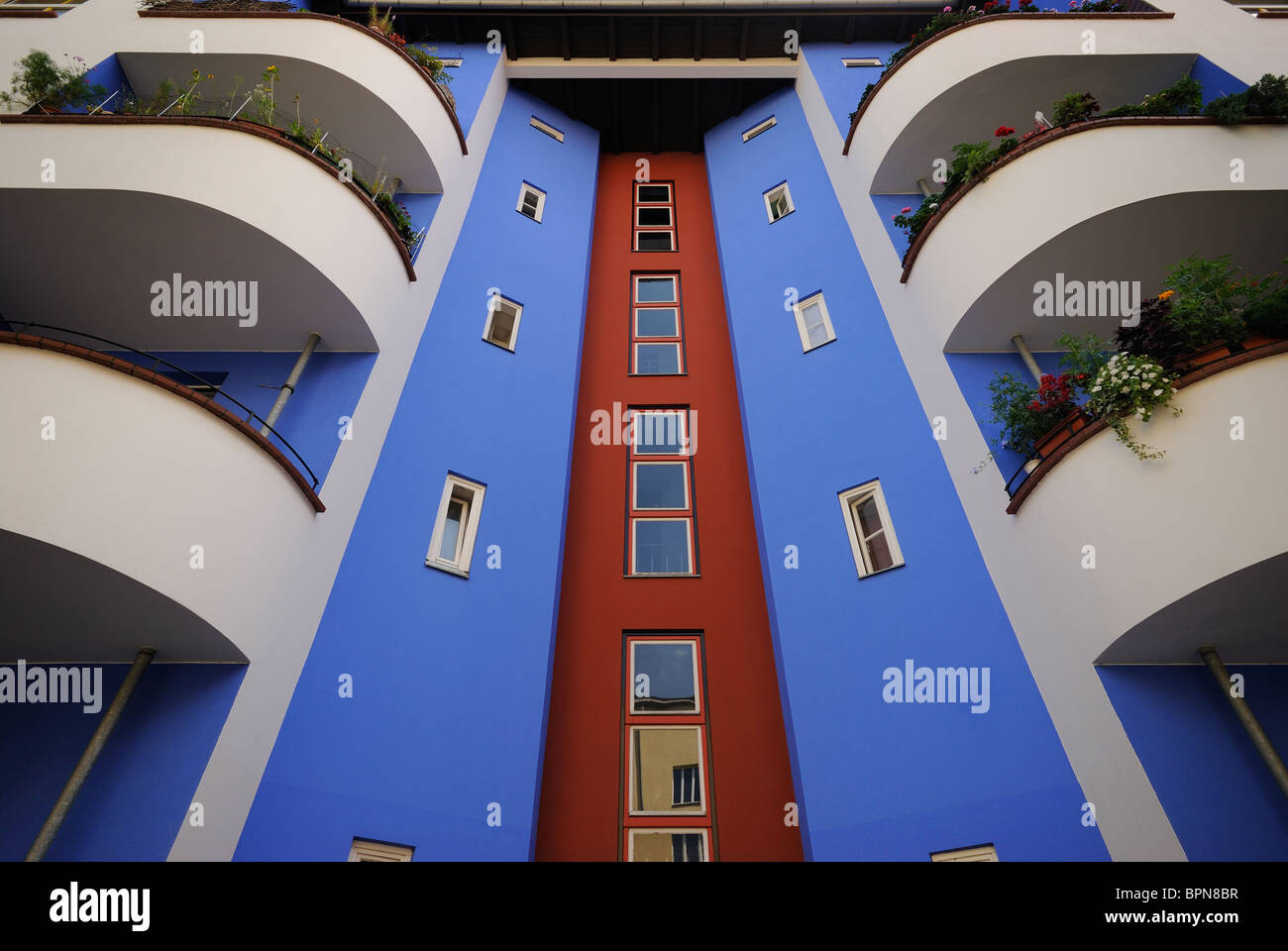 Schoenlanker Strasse moderne Wohnsiedlung, Bruno Taut, Heinz-Bartsch-Straße, Prenzlauer Berg, Pankow, Berlin, Deutschland. Stockfoto