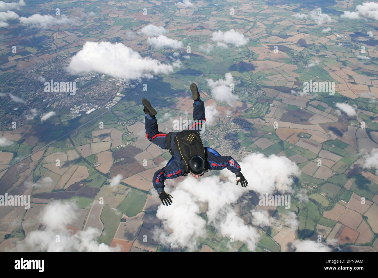 Fallschirmspringer im freien Fall Stockfoto