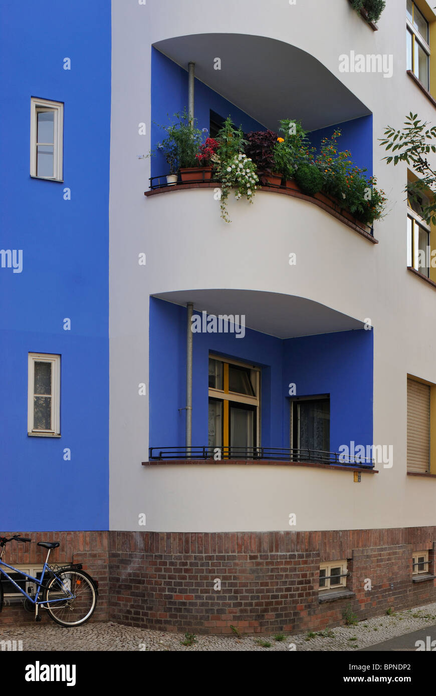 Schoenlanker Strasse moderne Wohnsiedlung, Bruno Taut, Heinz-Bartsch-Straße, Prenzlauer Berg, Pankow, Berlin, Deutschland. Stockfoto