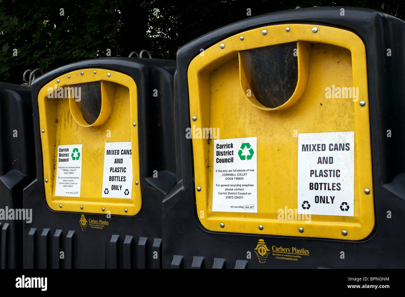 Recycling-Behälter für Dosen und Plastikflaschen, uk Stockfoto