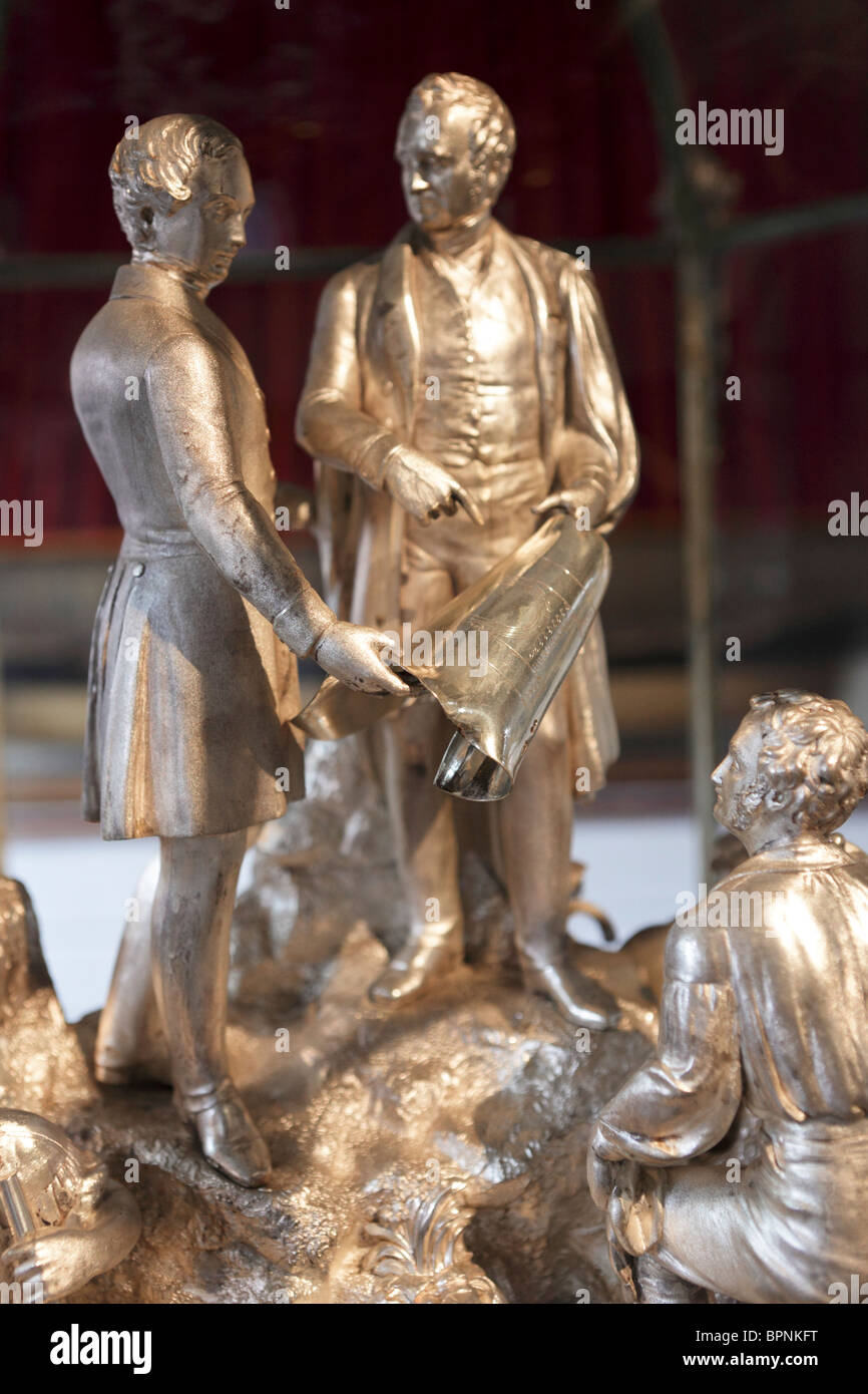 Feines Silber Skulptur Darstellung der Ingenieure. Im Museum von Wissenschaft und Industrie in Manchester, England gesehen. Stockfoto