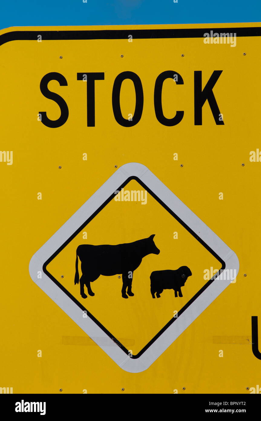 Lager Kreuzung Warnzeichen auf australische Straße Stockfoto