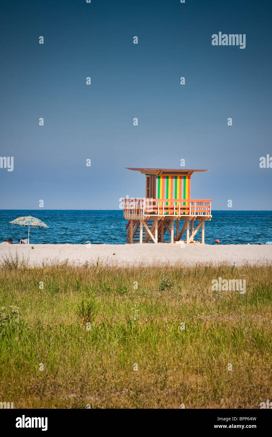 Strandwache am Strand der Küste des Schwarzen Meeres in Rumänien Stockfoto