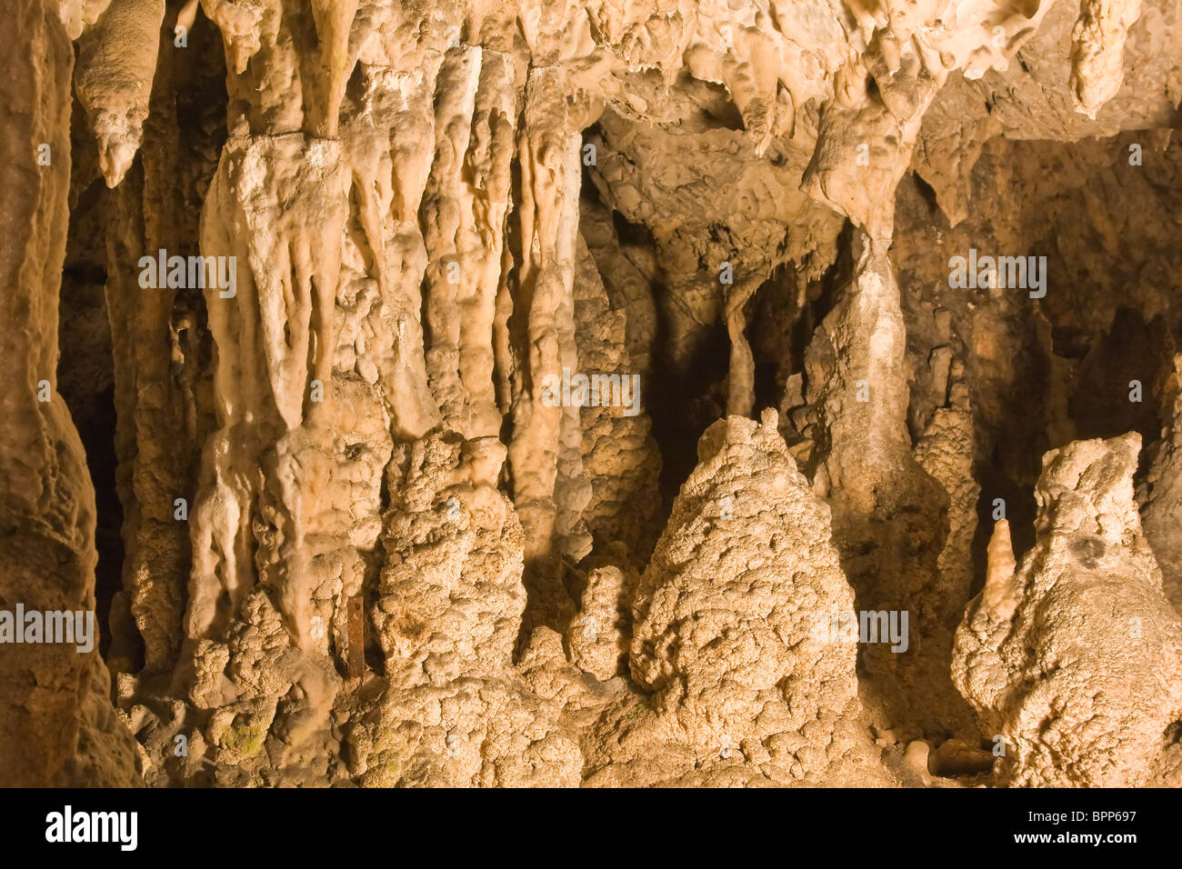 Unterirdische Ansichten der Muierilor Höhle in Rumänien. Stockfoto