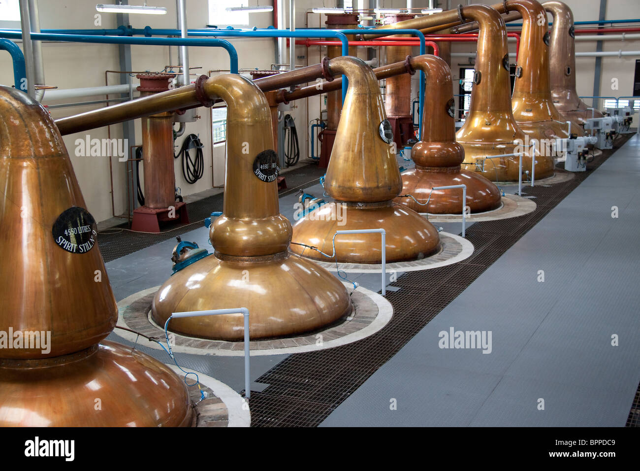 Schottischen Destillerie Whit seine Standbilder in Kupfer Stockfoto