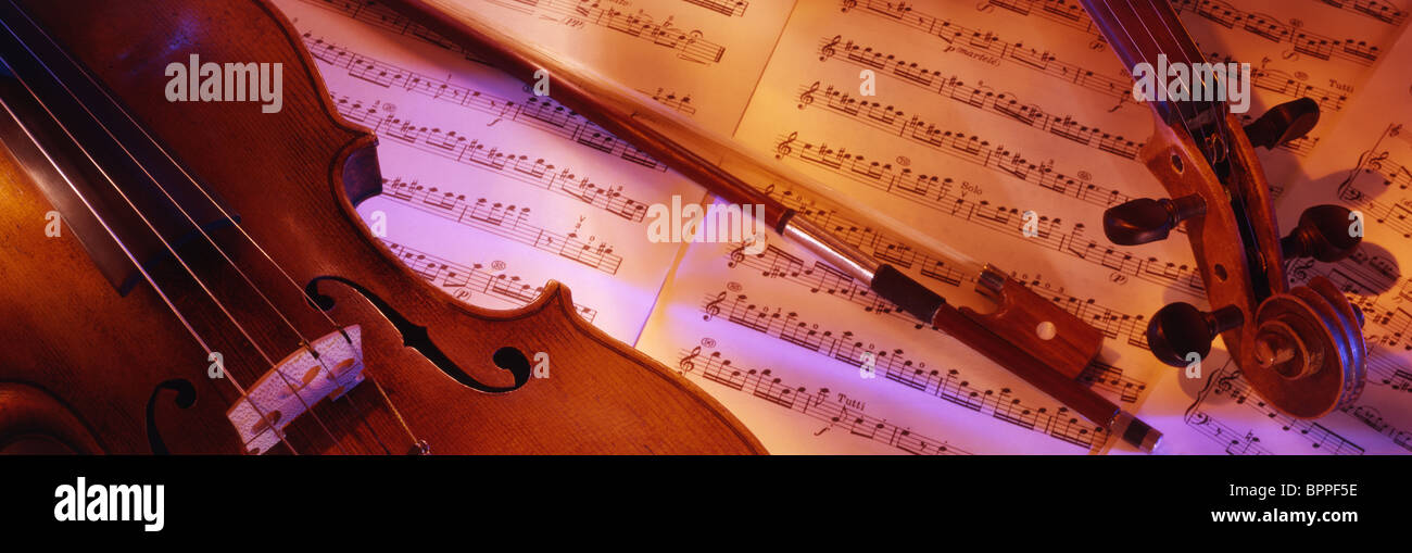 Geige auf Noten, Musik, Musik, Musikinstrument Stockfoto