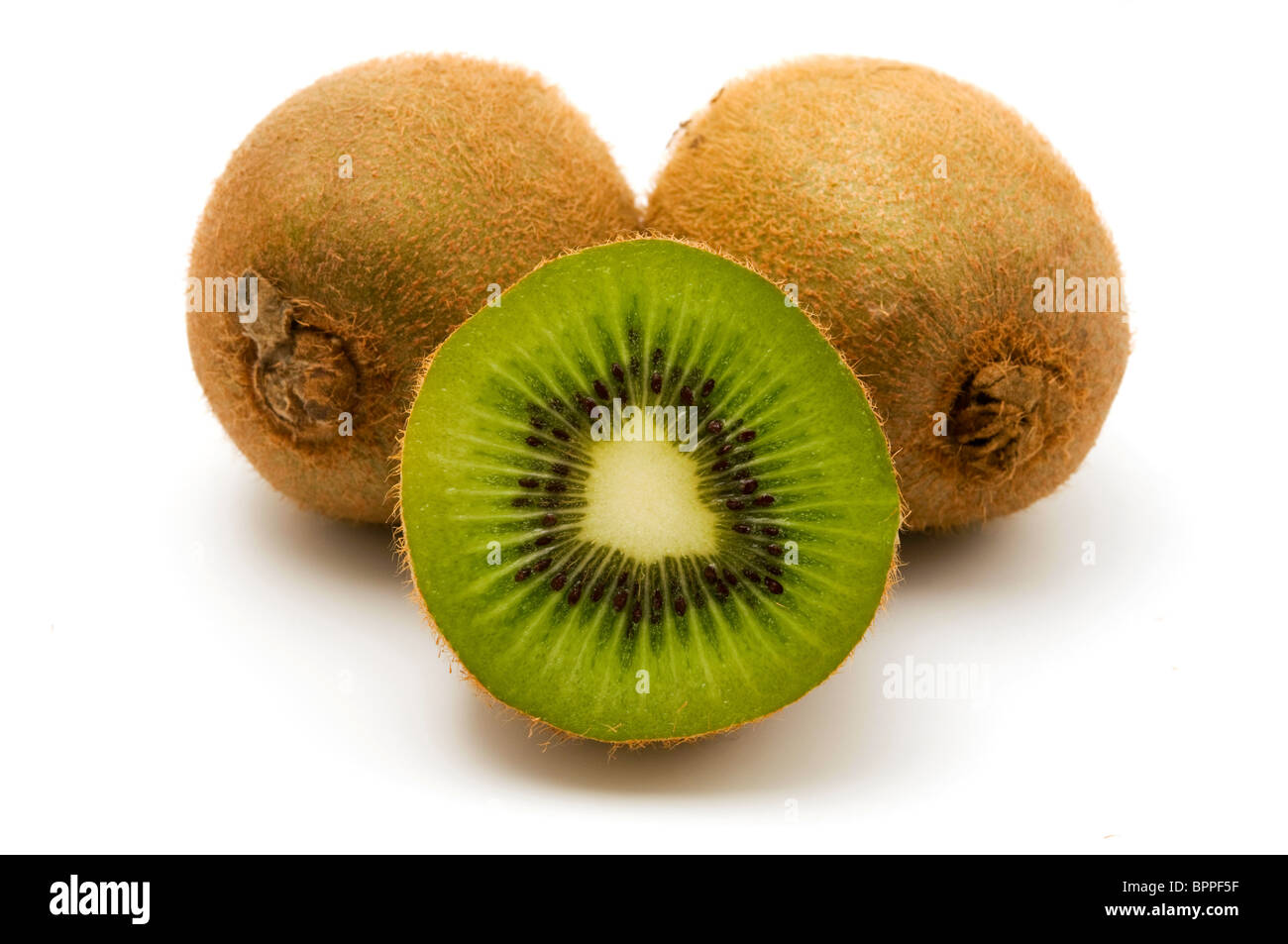 Kiwis auf weißem Hintergrund Stockfoto