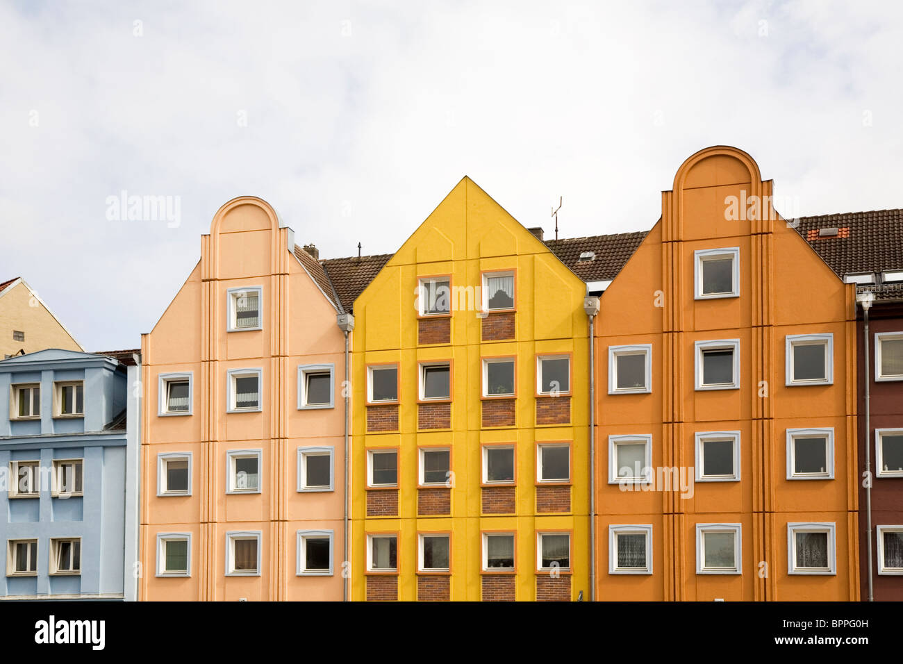 Farbenfrohe Wohnung fronted wohnen in Stralsund, Deutschland. Stockfoto