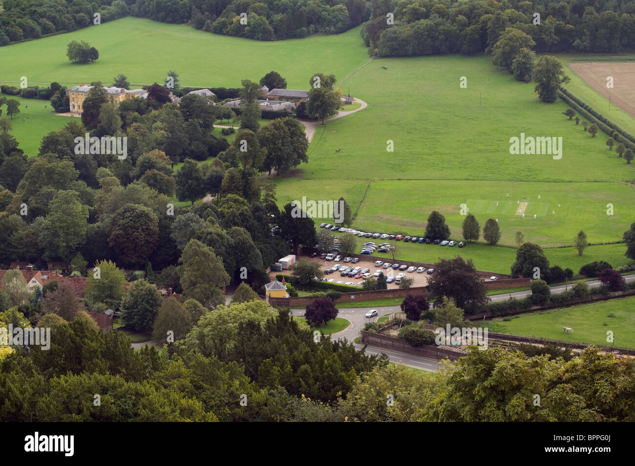 Luftbild von West Wycombe Park und Garten von St Lawrence Kirchturm West Wycombe Buckinghamshire UK Stockfoto