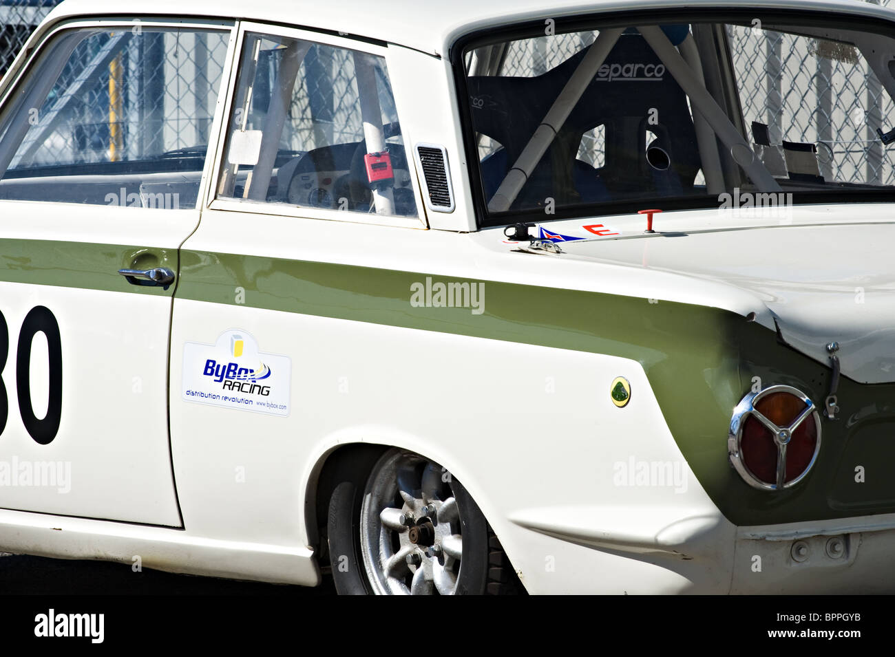 Ford Lotus Cortina historischen Salon Rennwagen im Fahrerlager am Oulton Park Motor Racing Circuit Cheshire England Vereinigtes Königreich UK Stockfoto