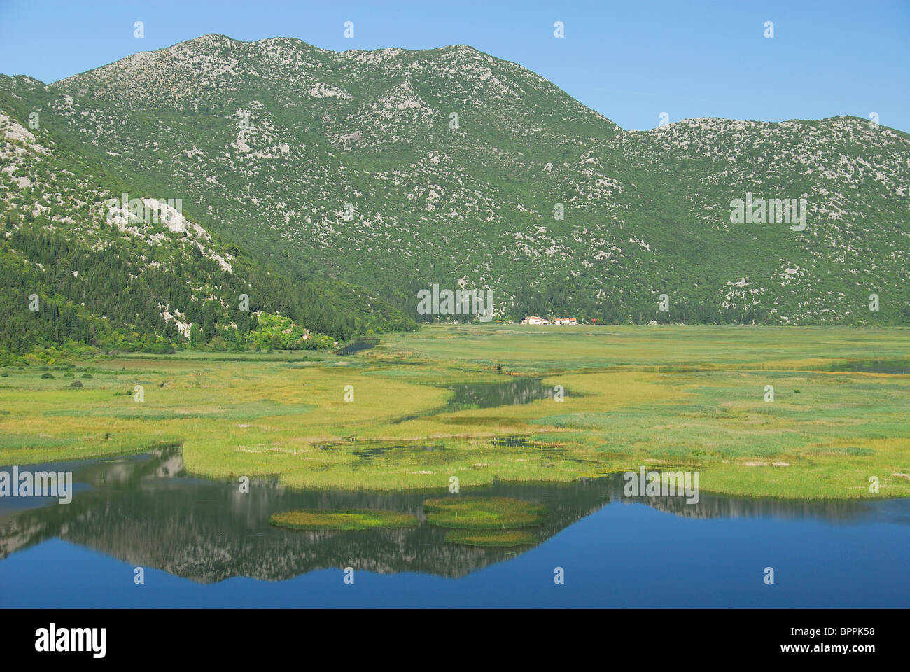 Kroatien. Ein Blick auf das Neretva-Delta in der Nähe von Ploče in Süddalmatien, wie aus der Kroatien - Bosnien Grenze gesehen. Stockfoto