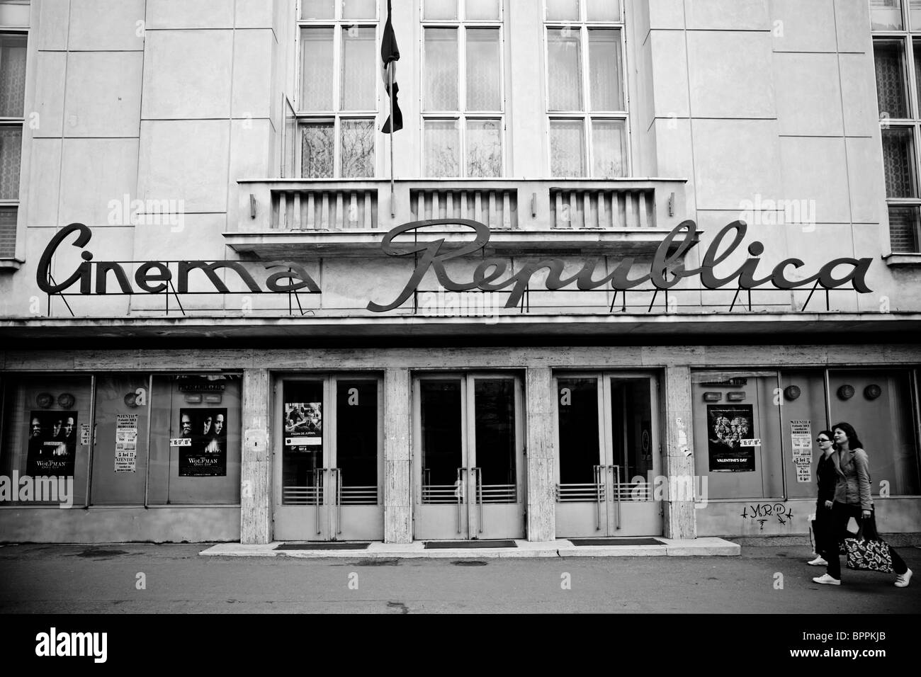 Die Kino-Republica, eine der noch stehenden kommunistischen Kinos in Iasi, Rumänien. Stockfoto