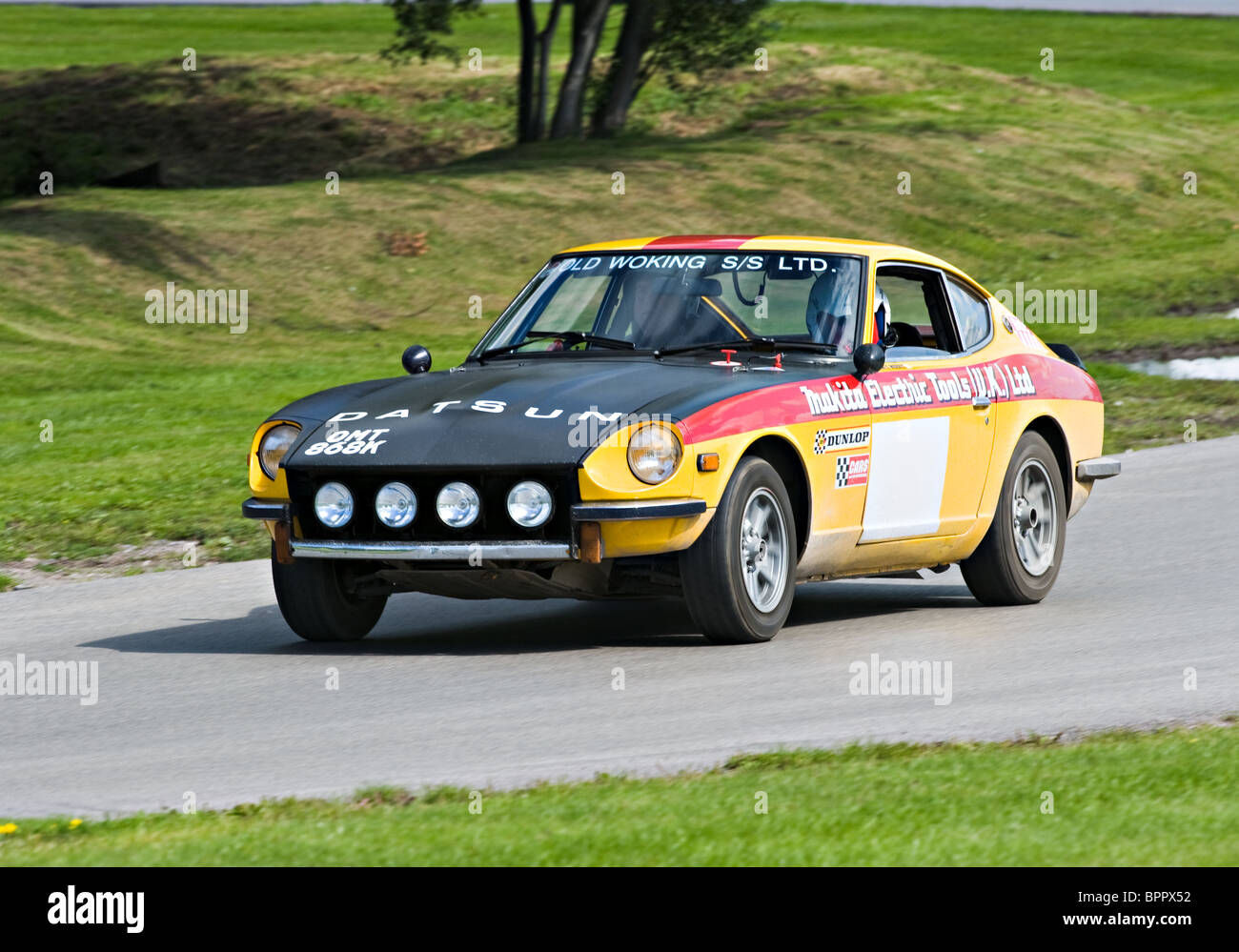 Datsun 240Z Rallye-Auto auf der Rallye Strecke Oulton Park Motor Racing Circuit Cheshire England Vereinigtes Königreich UK Stockfoto