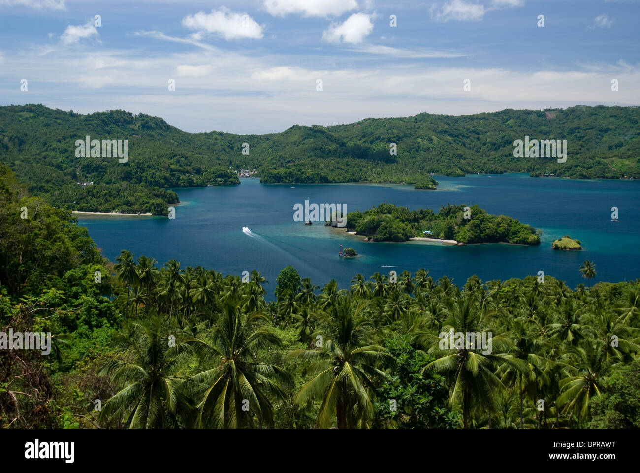 Ansicht der Lembeh Strait, Kungkungan Bay Resort, Lembeh Strait, Nord-Sulawesi, Indonesien. Stockfoto