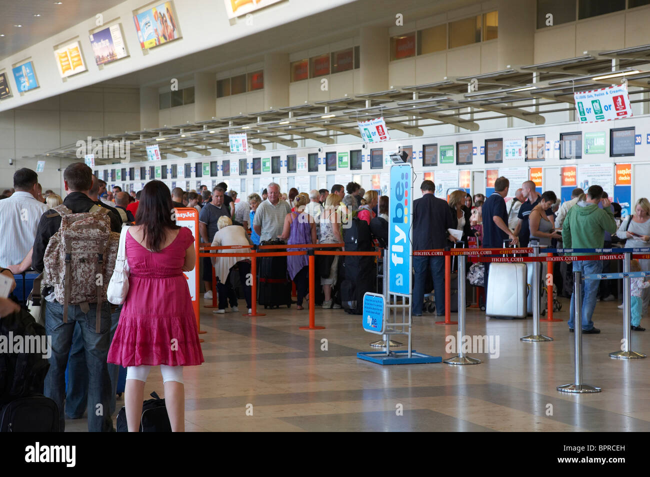 Check-in-Schalter am John Lennon Airport in Liverpool Merseyside UK Stockfoto