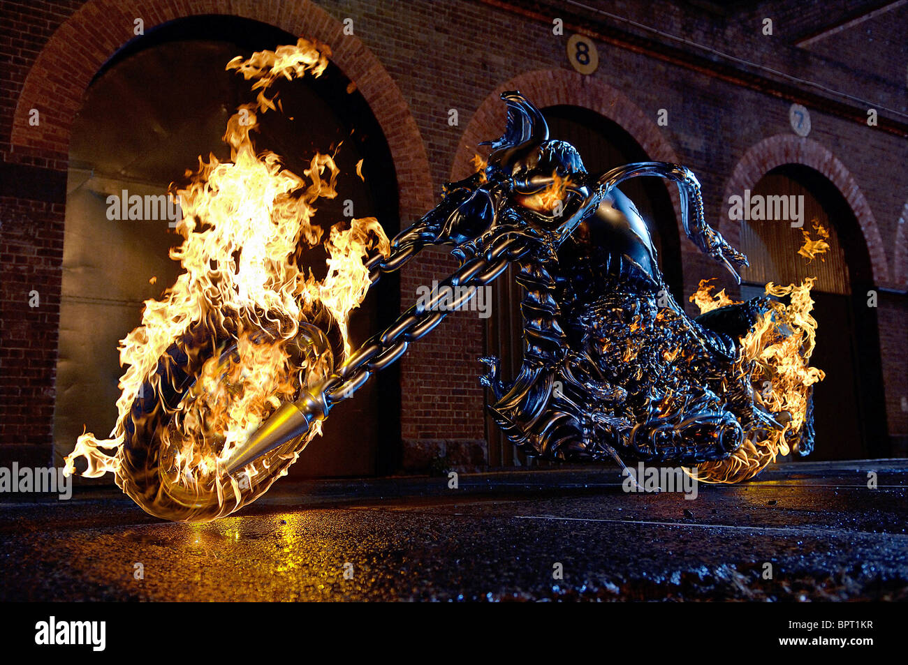 FLAMMENDEN MOTORRAD GHOST RIDER (2007 Stockfotografie - Alamy