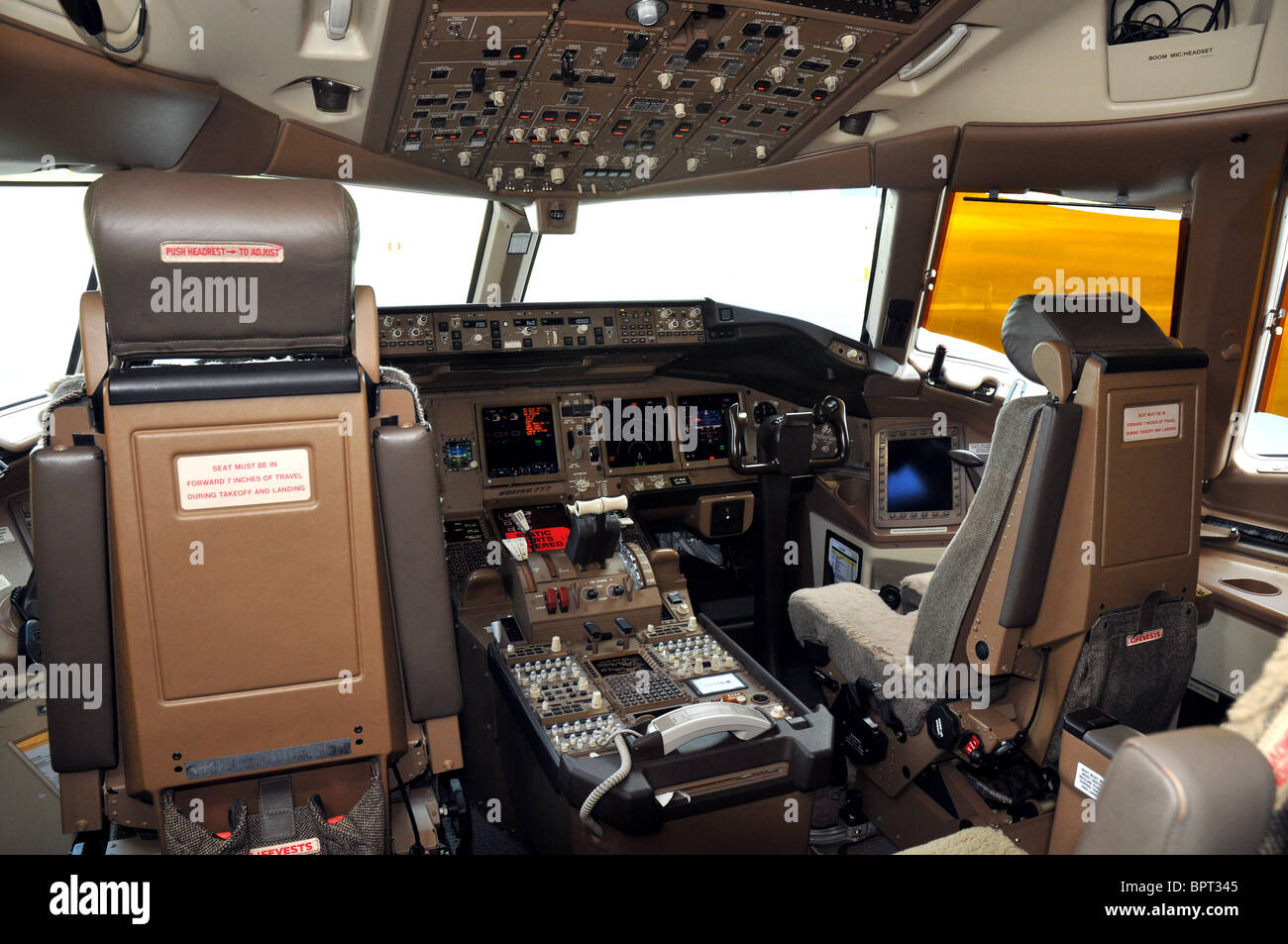 Boeing 777, Cockpiteinrichtung, Flugdeck Stockfoto
