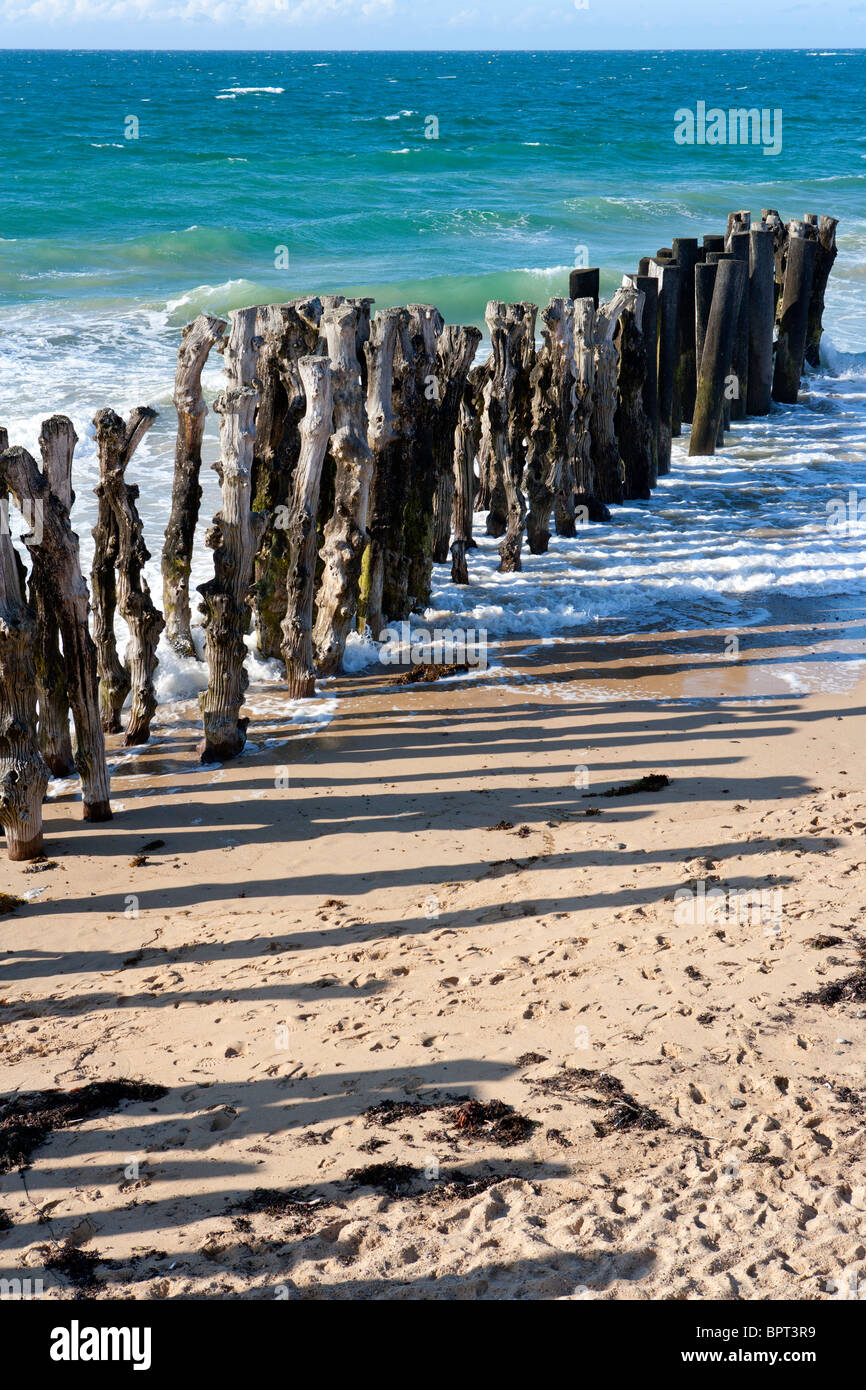 Wellenbrecher bei St Malo, Bretagne, Frankreich Stockfoto