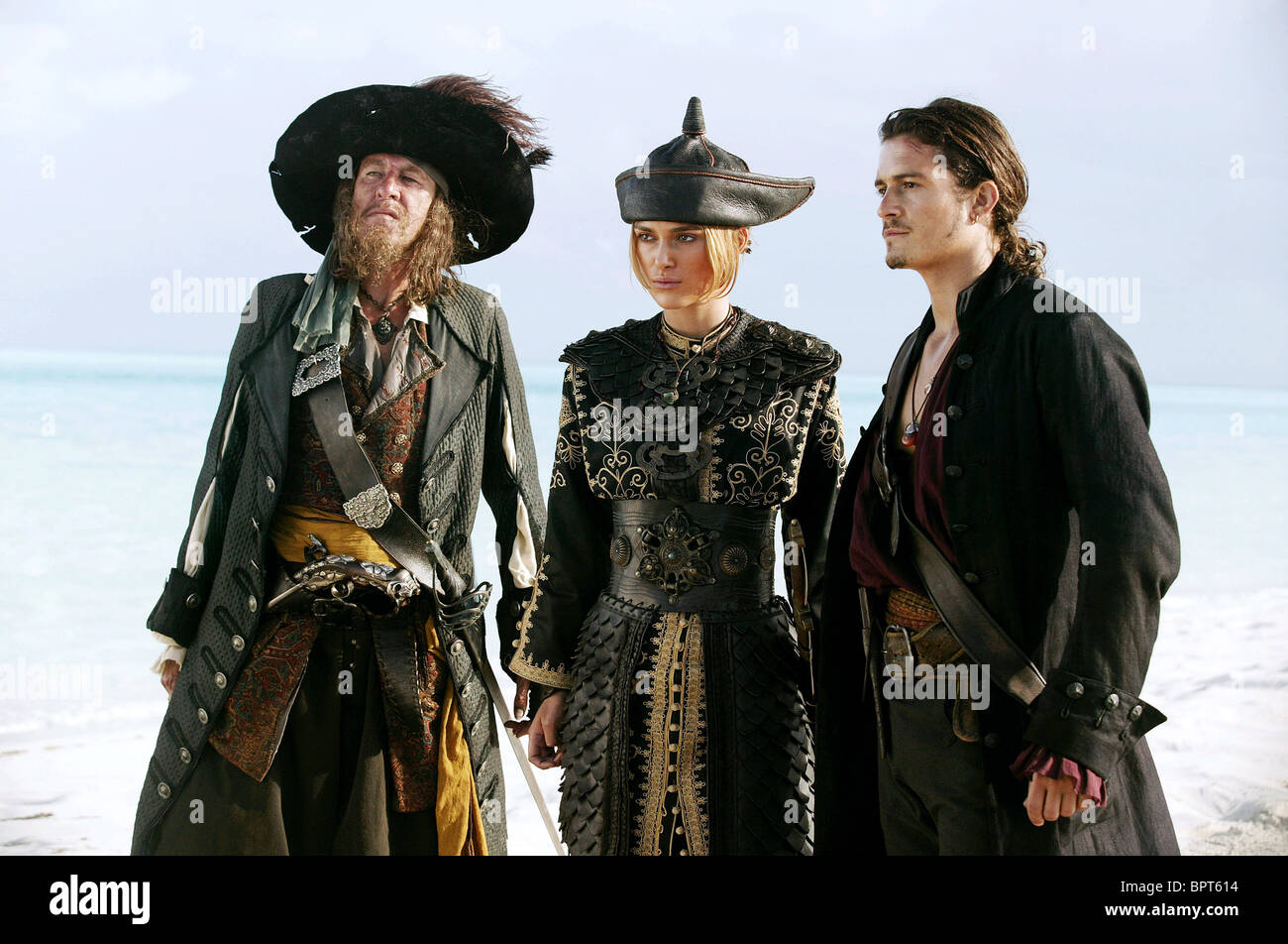GEOFFREY RUSH KEIRA KNIGHTLEY & ORLANDO BLOOM PIRATES OF THE CARIBBEAN AT WORLDS END; FLUCH DER