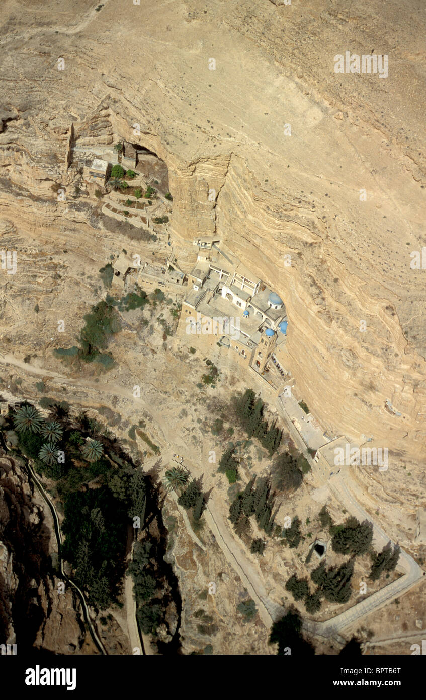 Jidean Wüste, ein Luftbild des griechischen orthodoxen St. George Monastery in Wadi Qelt Stockfoto