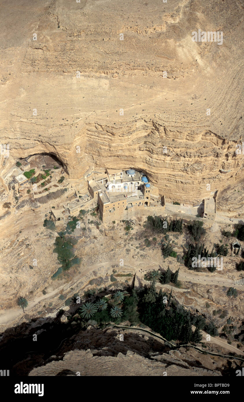 Jidean Wüste, ein Luftbild des griechischen orthodoxen St. George Monastery in Wadi Qelt Stockfoto