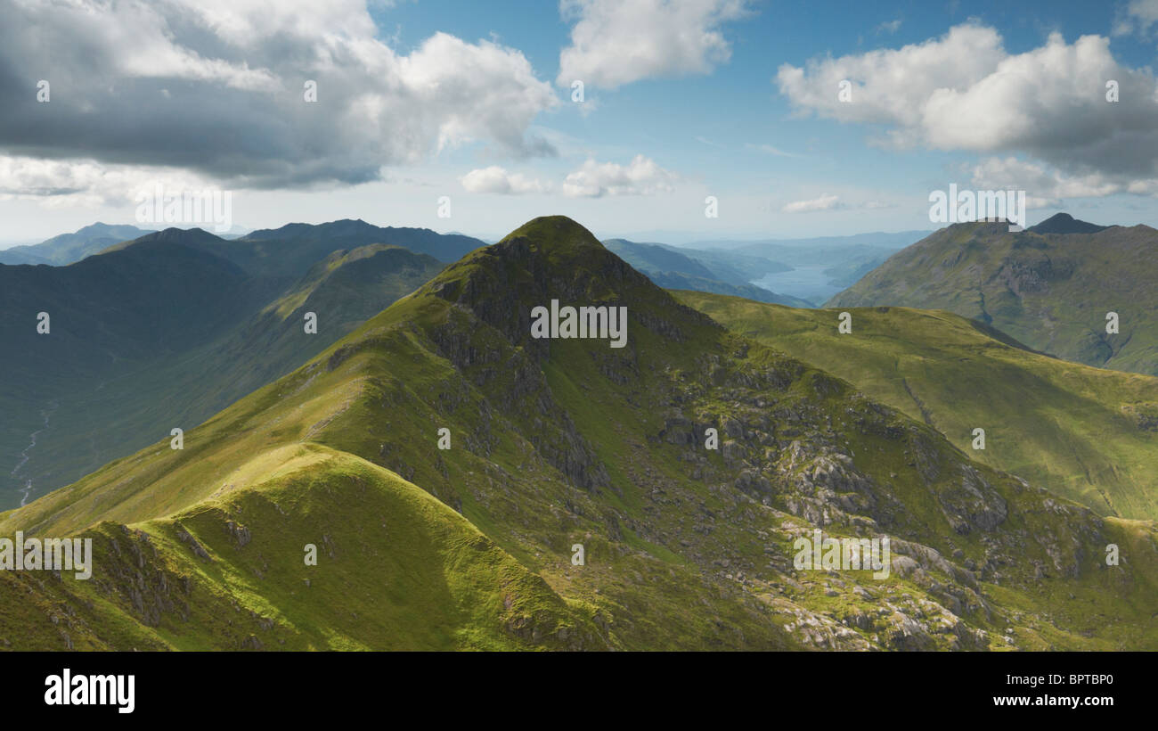 Blick auf den Berg Sgurr eine Lochain und Loch Duich schottischen Highlands UK Stockfoto