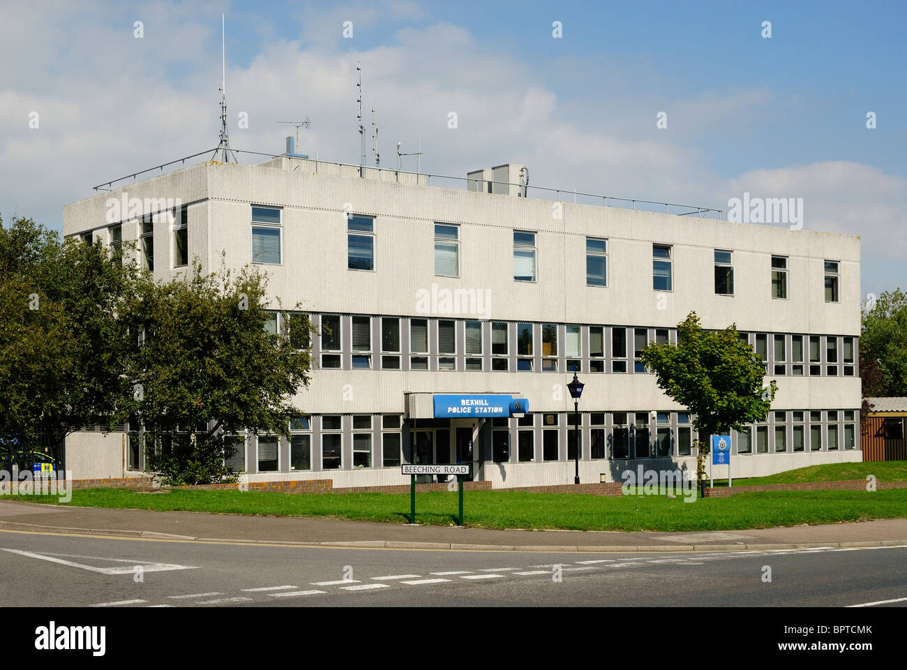 Eine Außenansicht des Bexhill Polizeistation in East Sussex, England. Stockfoto