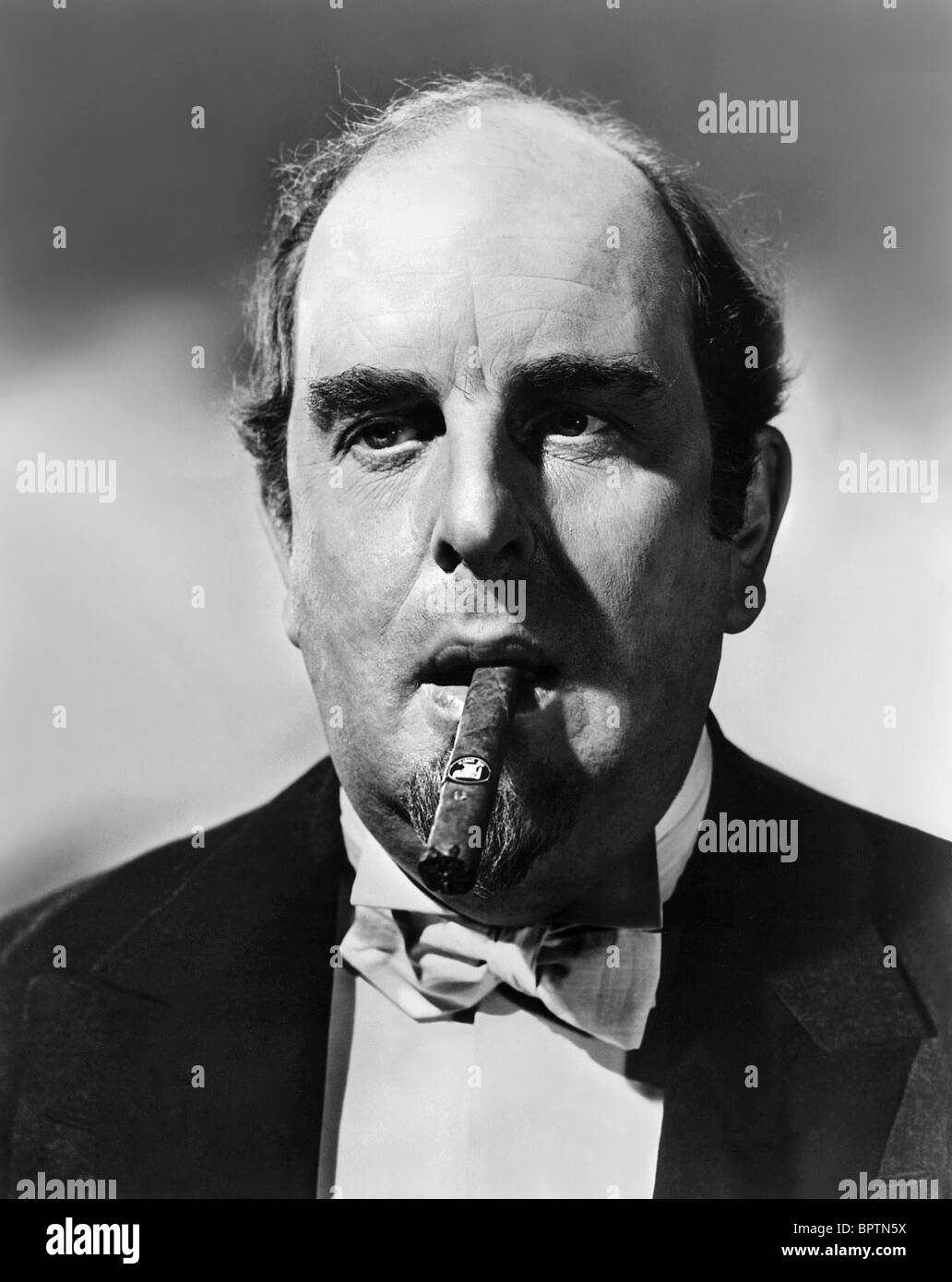 Robert morley Fotos und Bildmaterial in hoher Auflösung Alamy
