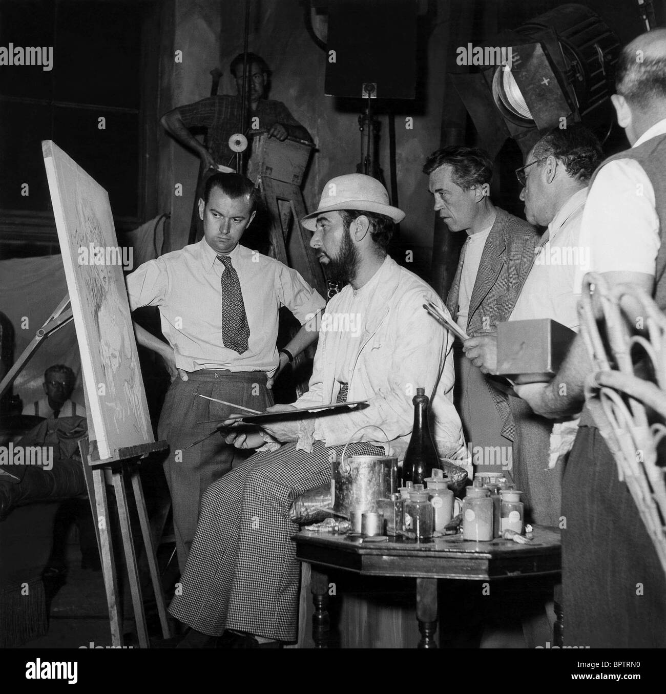 OSWALD MORRIS JOSE FERRER & JOHN HUSTON REGIE SCHAUSPIELER "MOULIN ROUGE" (1952) Stockfoto