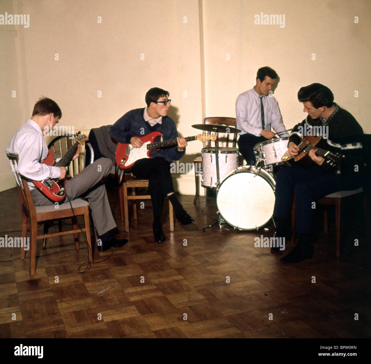 JOHN ROSTILL HANK MARVIN BRIAN BENNETT & BRUCE WELCH SCHATTEN (1966) Stockfoto