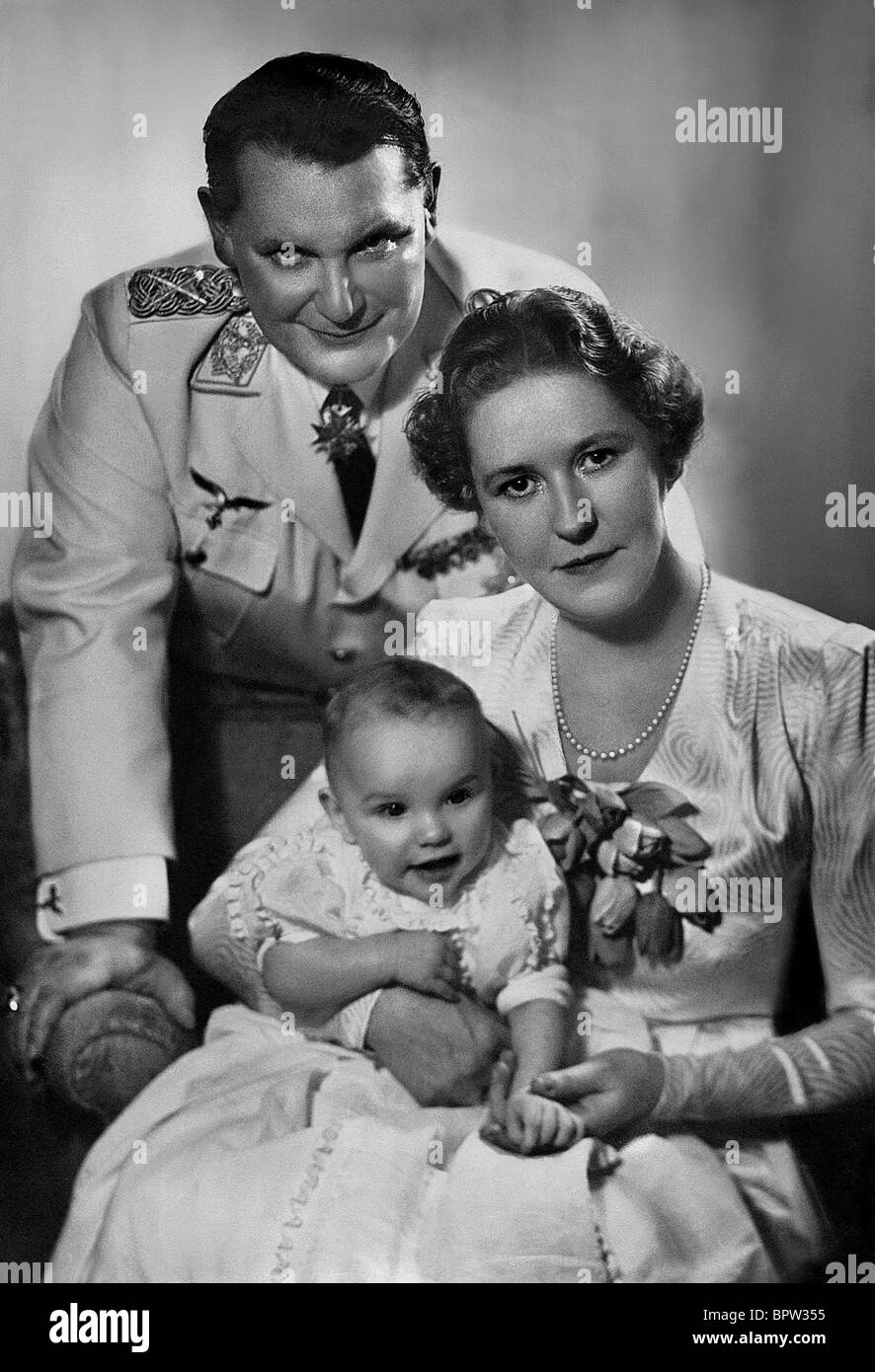 HERMANN GÖRING Frau EMMY Kind NAZI Offizier mit Familie 1. März 1940 Stockfoto