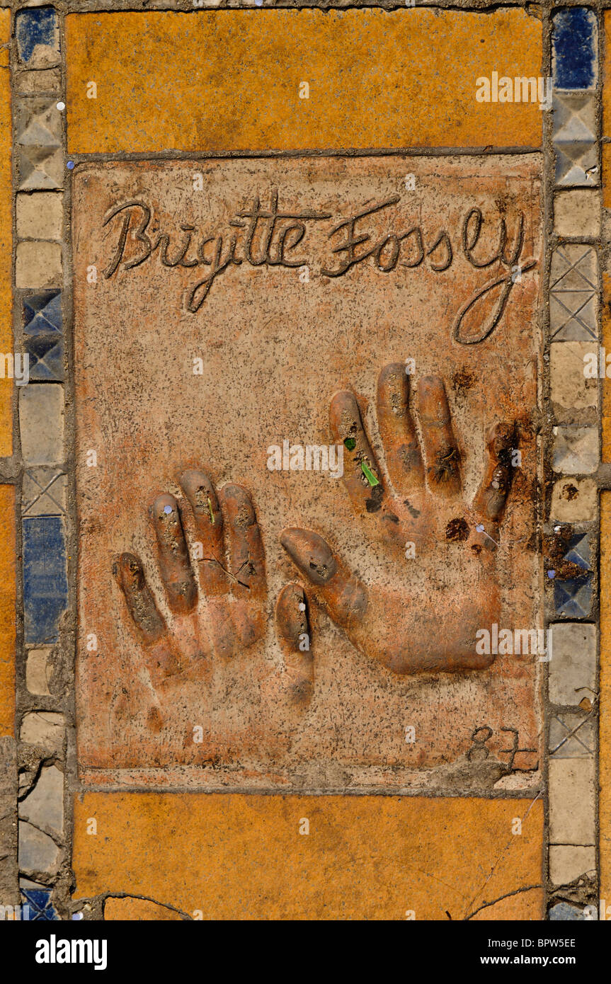 Ton handabdruck der französischen Schauspielerin Brigitte Fossey außerhalb des Palais des Festivals et des Congrès, Cannes Stockfoto