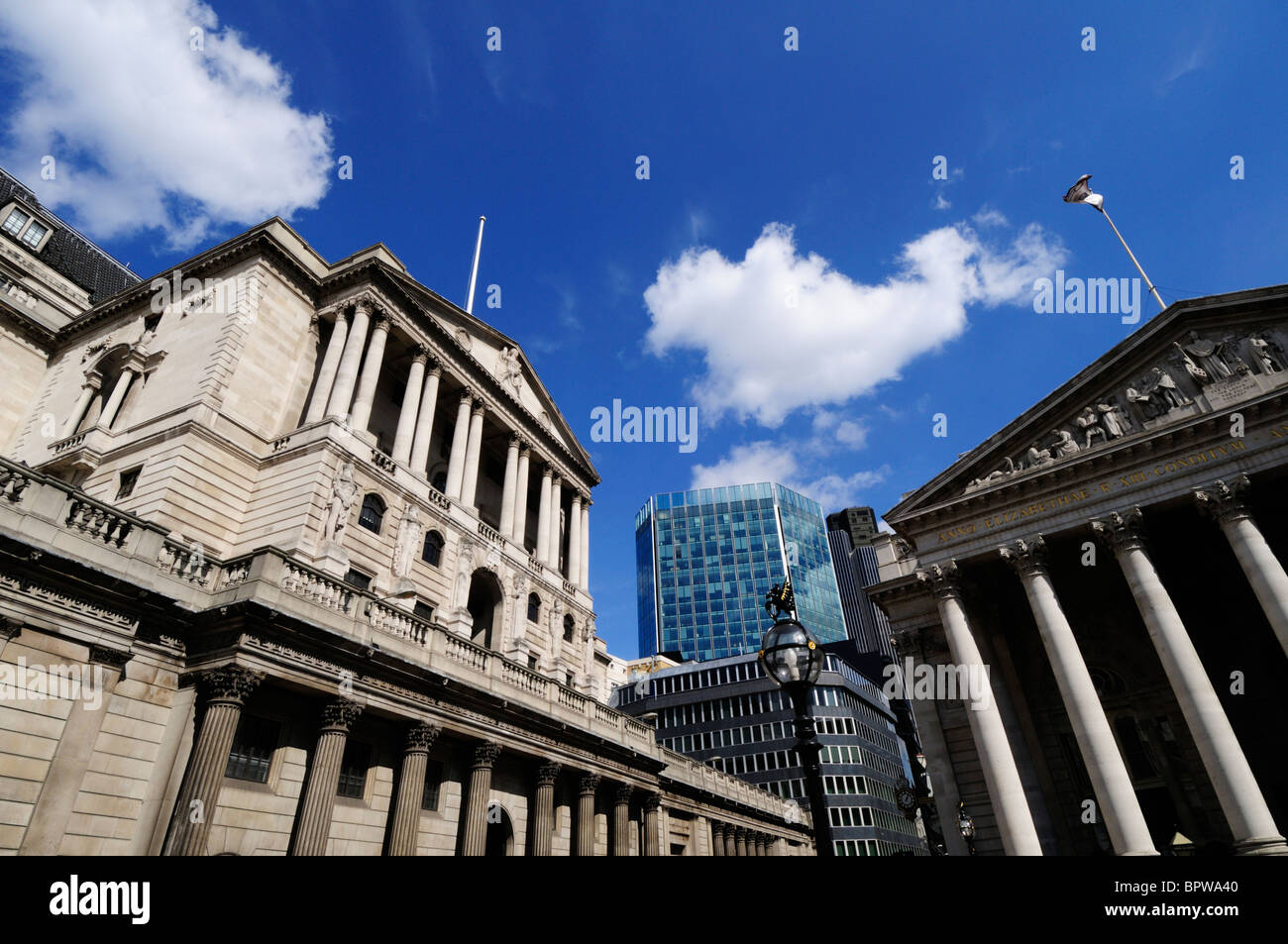 Die Bank of England und der Royal Exchange, Threadneedle Street, London, England, Vereinigtes Königreich Stockfoto