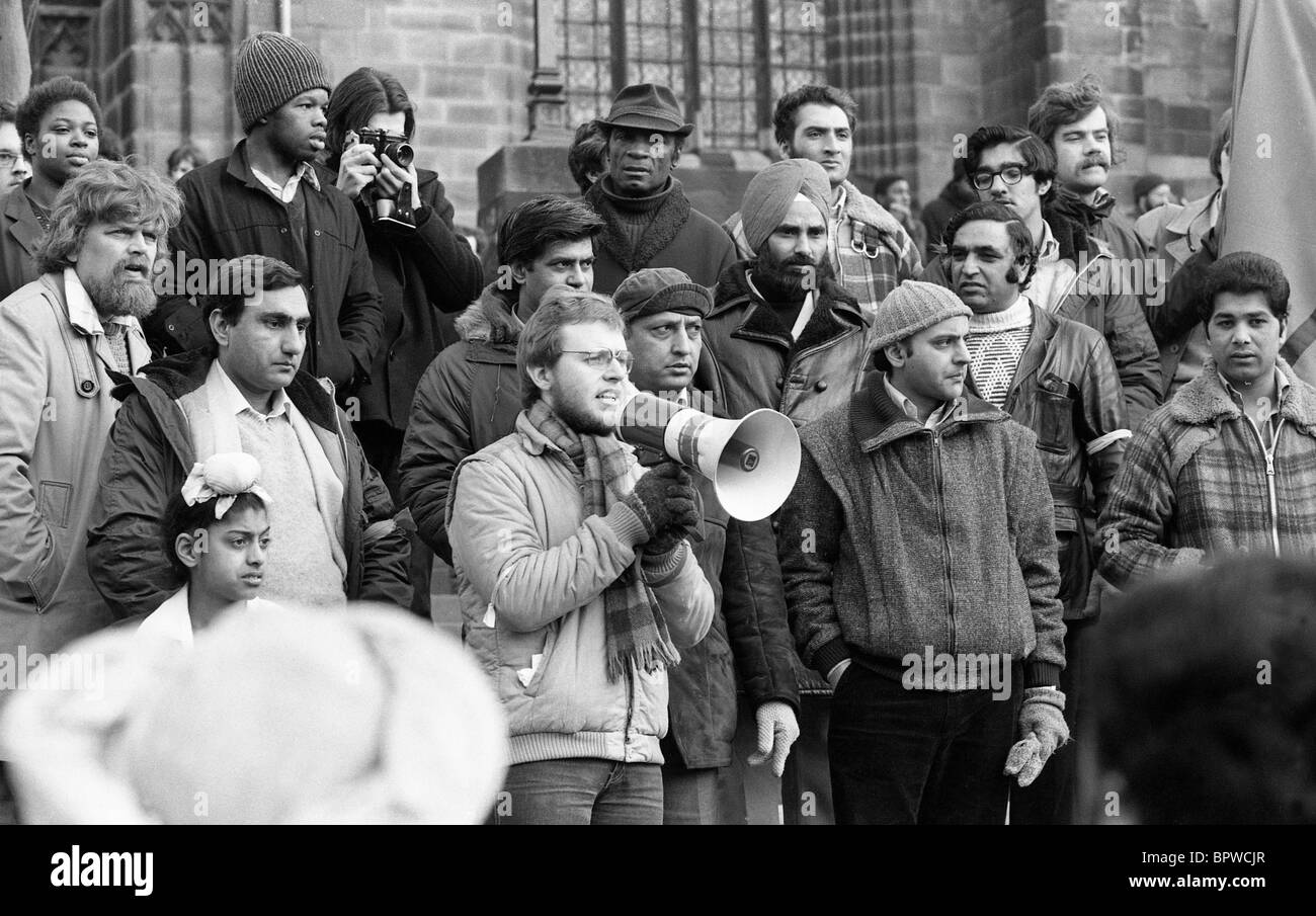 Sprecher bei Wolverhampton Anti Nazi märz 1981 Anti-rassistischen Rassismus Protest. Bild von DAVID BAGNALL. Anti-rassistischer Rassismus Protest Großbritannien 1980s Stockfoto
