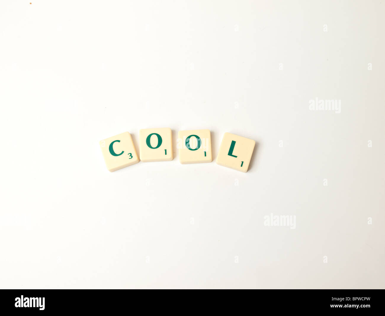 Scrabble Buchstaben Schreibweise "Cool" Stockfoto