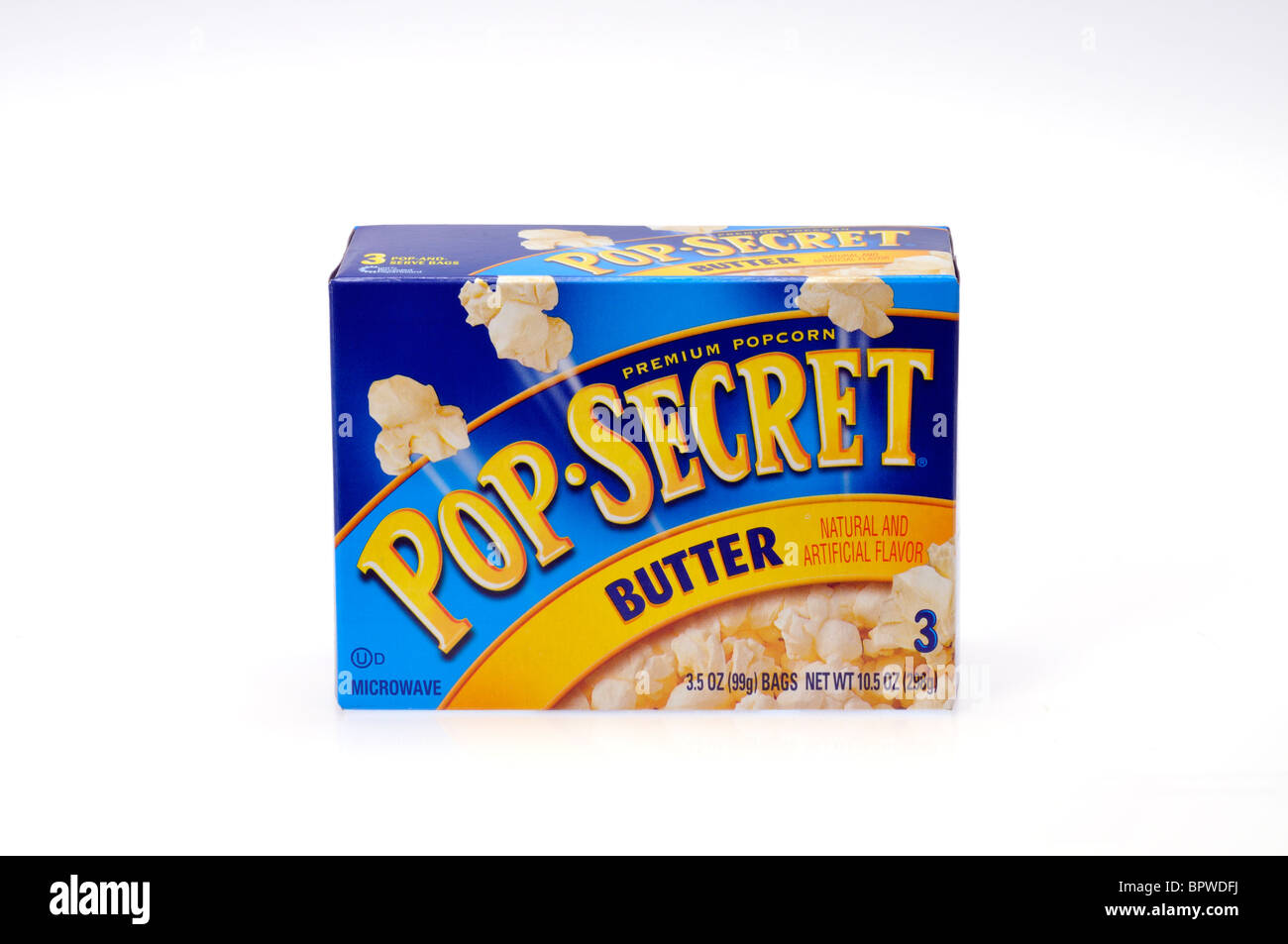 Eine Schachtel mit Pop-geheime Mikrowellen-Popcorn in der Verpackung auf weißem Hintergrund, Ausschnitt. Stockfoto