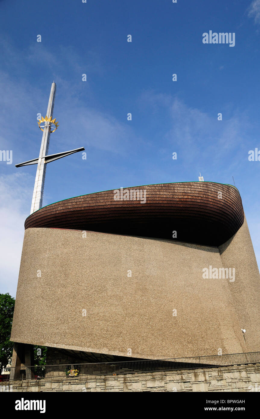 Moderne Arche Form Ark of God Church im Bereich Nowa Huta von Krakau Stockfoto