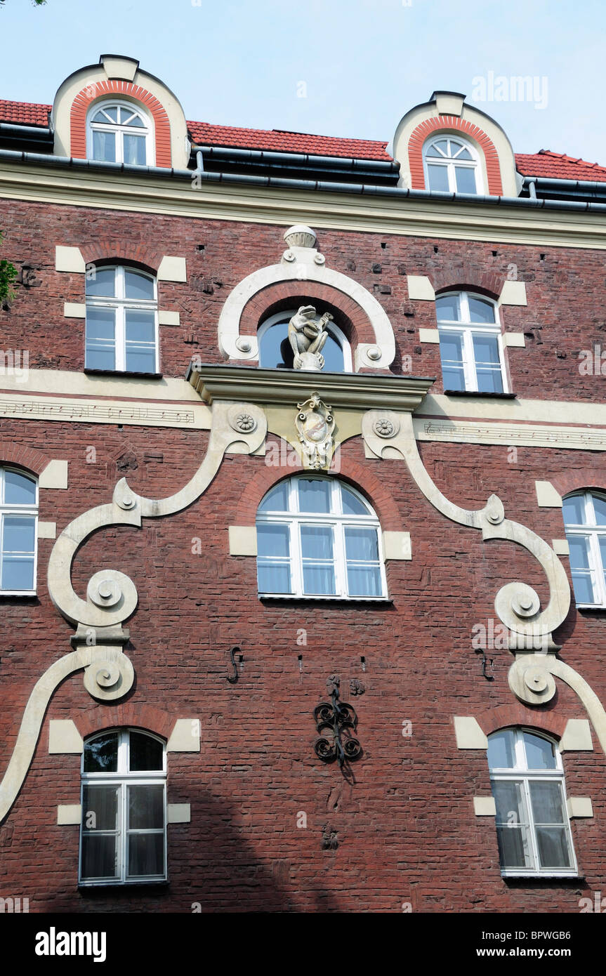 Singende Frosch Haus Jugendstil-Fassade im Stil an der Ecke der Pilsudskiego Street und Retoryka Street Stockfoto