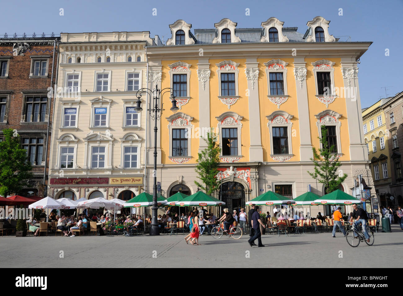 Rokokofassade Markgraf der Haus und Café-Terrassen in der Rynek Glowny, Marktplatz in Krakau Stockfoto